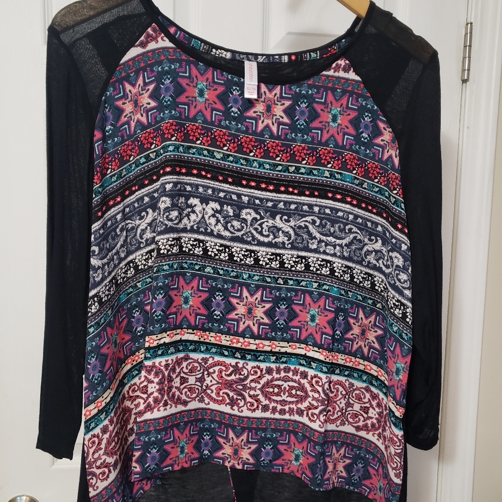 XHILARATION XL Bohemian Looking Print